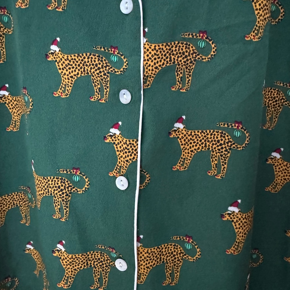 Bouffants & Broken Hearts Green Leopard Pajama Set, Size L - Picture 7 of 9